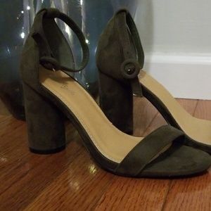 Herstyle Olive Green Sexy Pumps